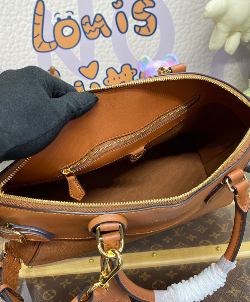Louis Vuitton Lock It MM M22914 M22925